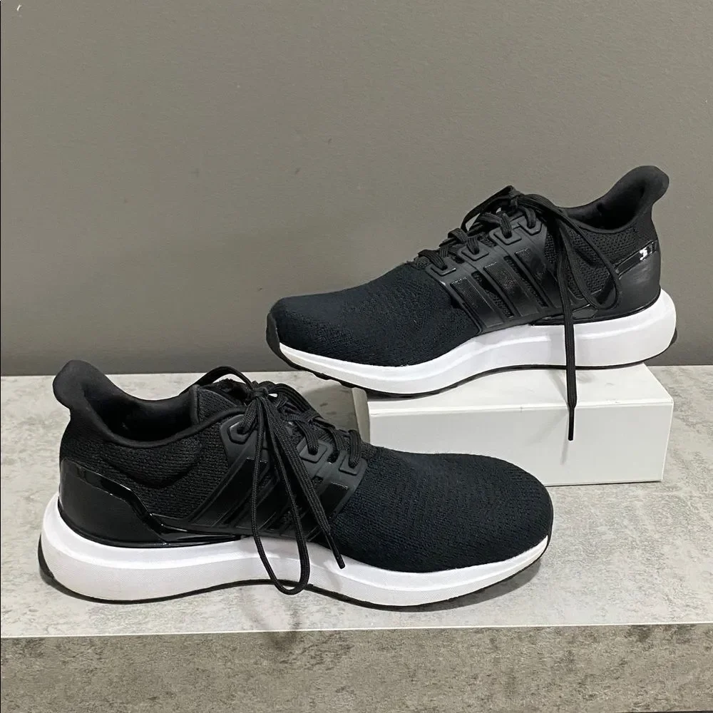 Adidas Bounce Black and White Athletic Shoes Mens 7.5 Women’s 9